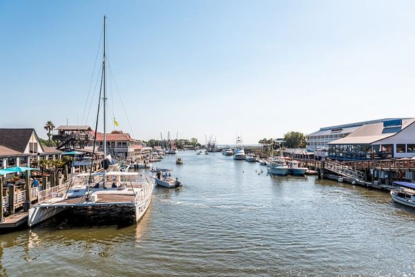 Dock and Dine: 5 Restaurants to Visit by Boat in Charleston, South Carolina