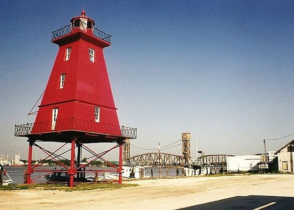 Coastal Sites: 5 Lighthouses in Louisianna