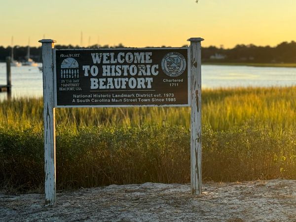 Dock and Dine: 4 Restaurants to Visit Via Boat in Beaufort, South Carolina