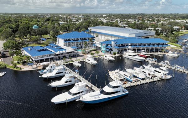 Dock and Dine: 5 Restaurants to Visit Via Boat in Port St. Lucie, Florida
