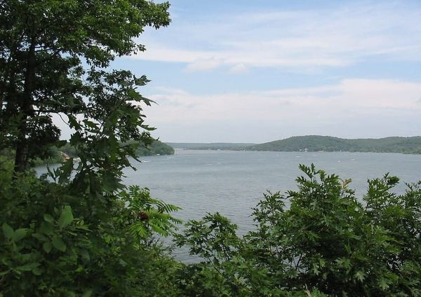 Dock and Dine: Restaurants to Visit Via Boat in Grand Lake O' the Cherokees, Oklahoma