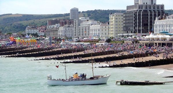 City Guides: Things to do While Boating in Eastbourne, England
