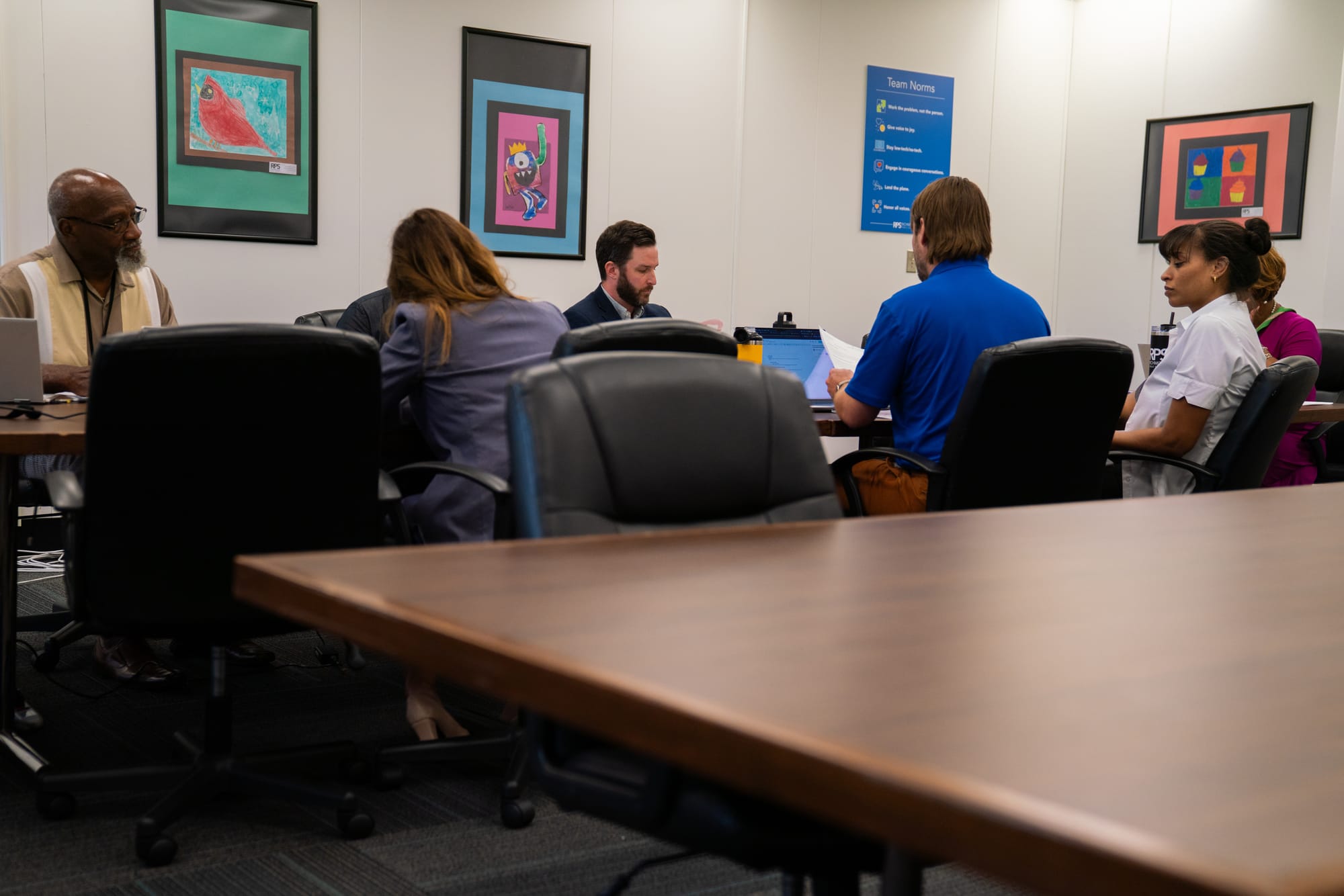 School board reviews public comment policy, holds off on suggesting changes for now