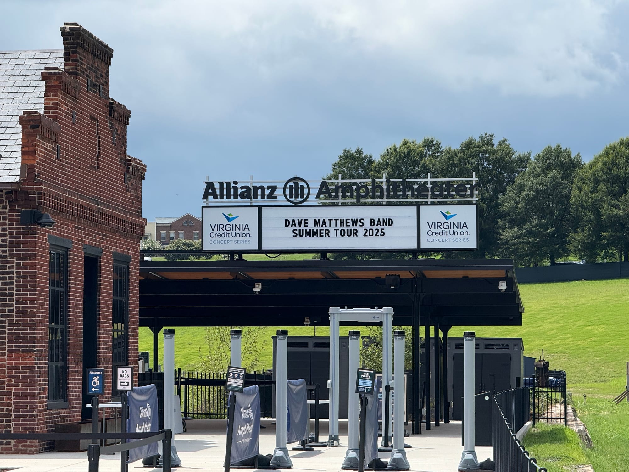 Amphitheater's use of Belle Isle parking lot is raising questions from nearby residents