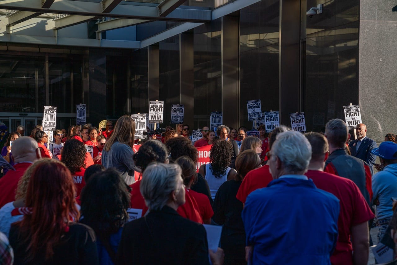 RPS, unions begin negotiations on negotiating process, seeking a middle ground