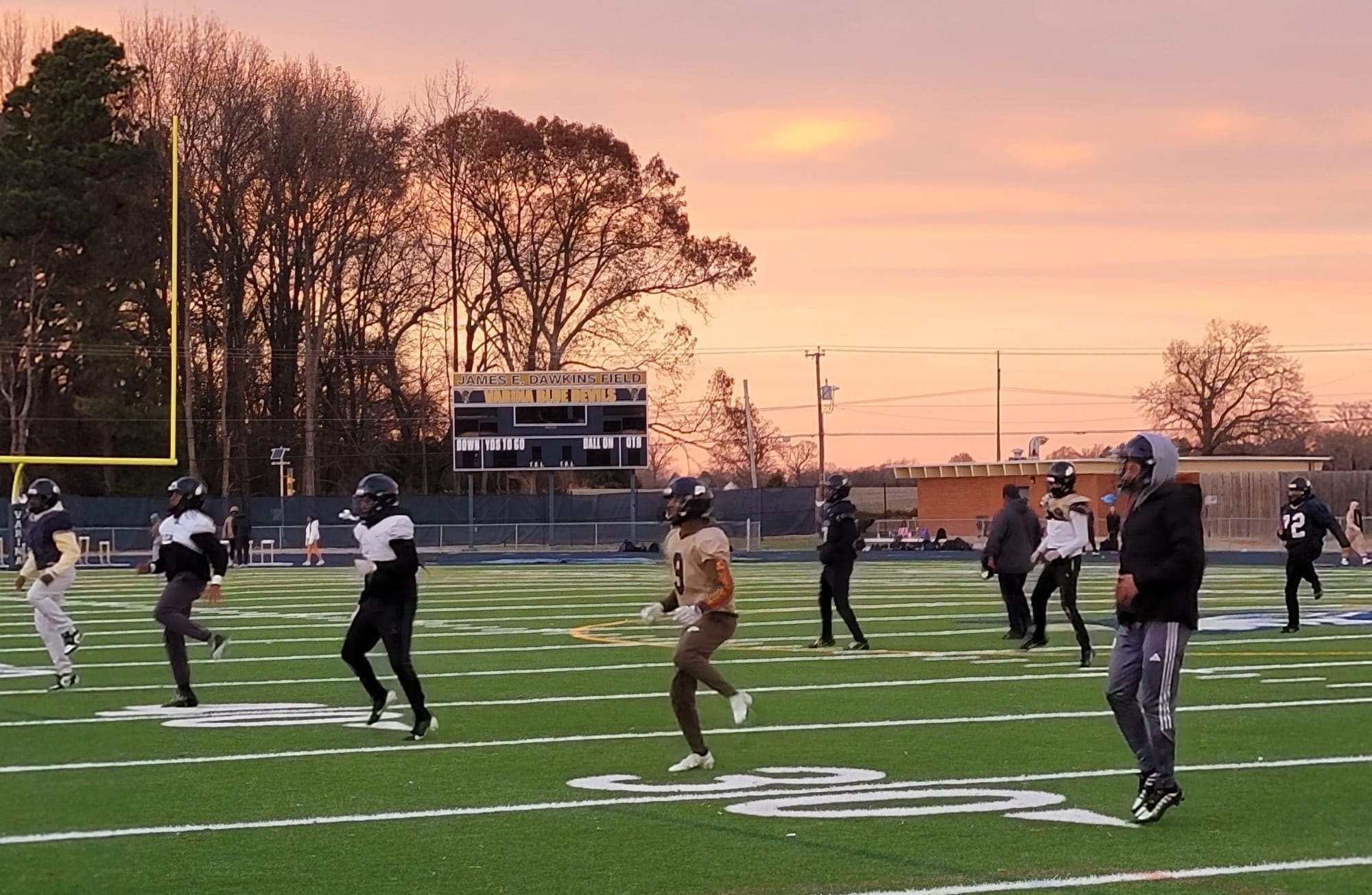 High school football report: Highland Springs, Varina remain in contention