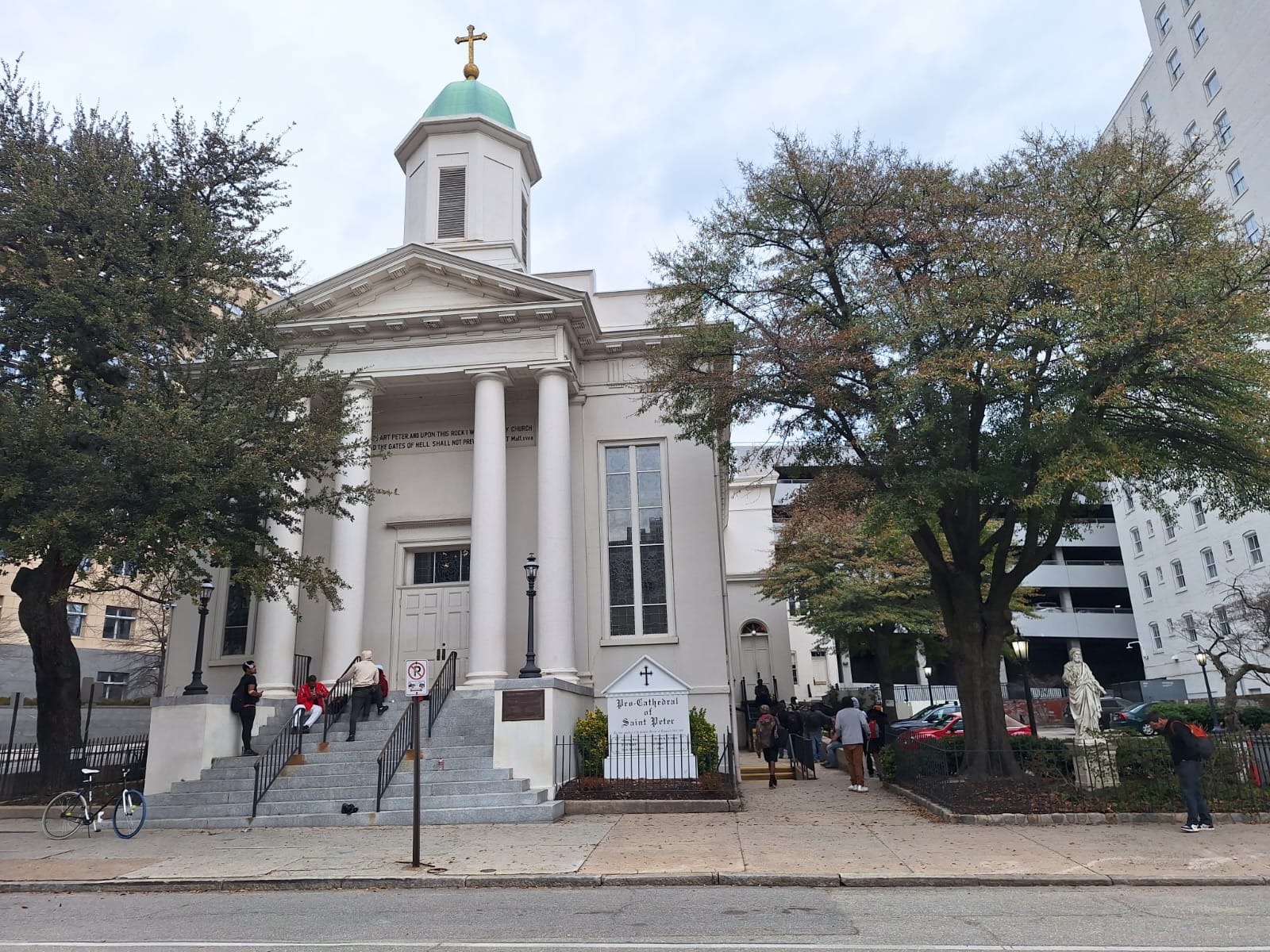 At St. Peter's, volunteers drive a program that is part of a downtown safety net