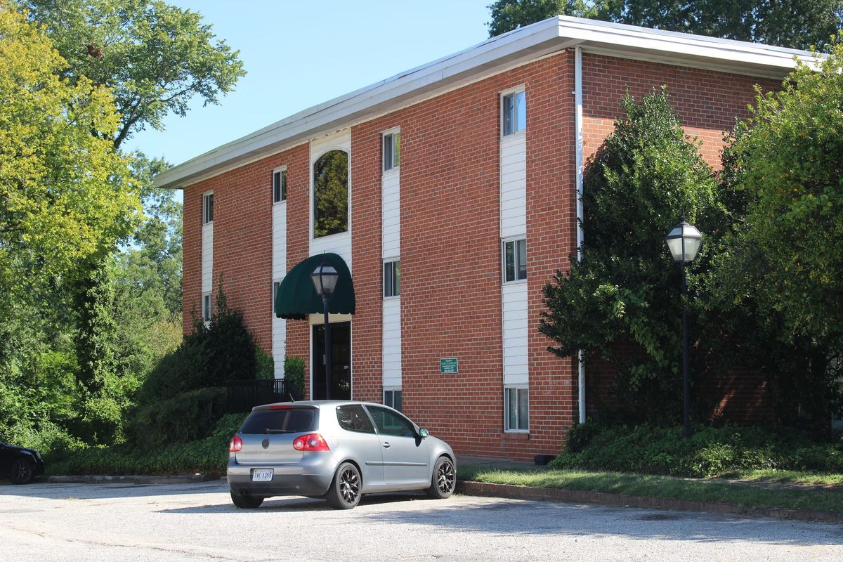 Planning Commission balks at plan to convert affordable West End apartments into high-end townhouses