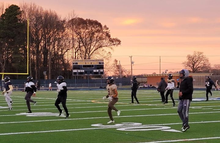 High school football preview: Varina, Huguenot are early favorites