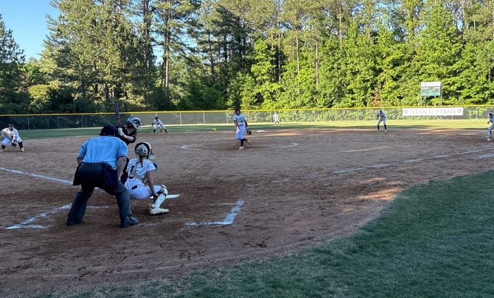 Trinity Episcopal advances to softball semis with 1-0 win