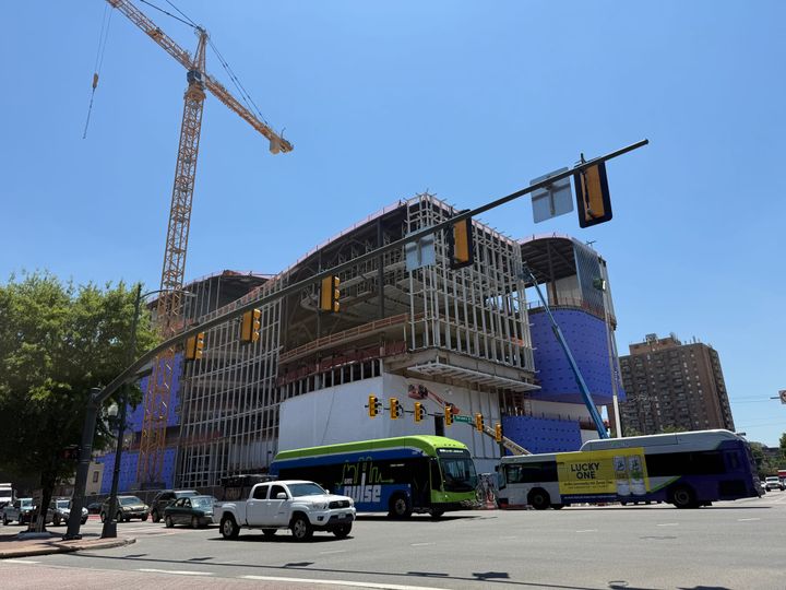 VCUarts dean to step down after tenure filled with achievements, controversies