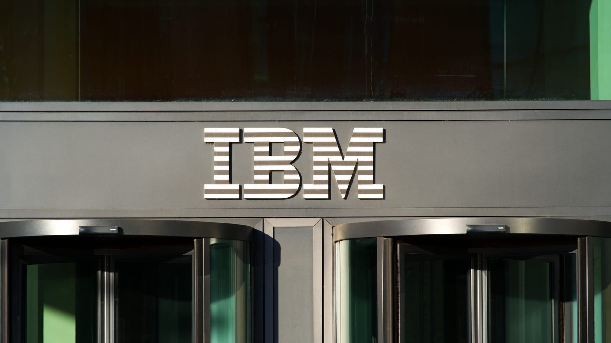 IBM-Aktie stürzt nach enttäuschenden Quartalszahlen um über 20 Prozent ab