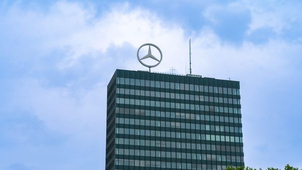 Daimler Truck schockt mit Gewinneinbruch – Aktie rutscht ans DAX-Ende