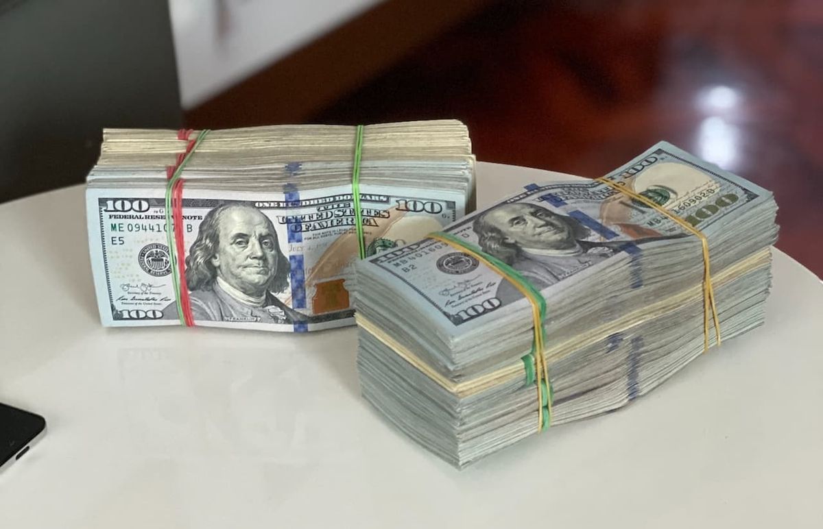 暗号資産取引所が9,500円返金要請に誤って10億円を送金