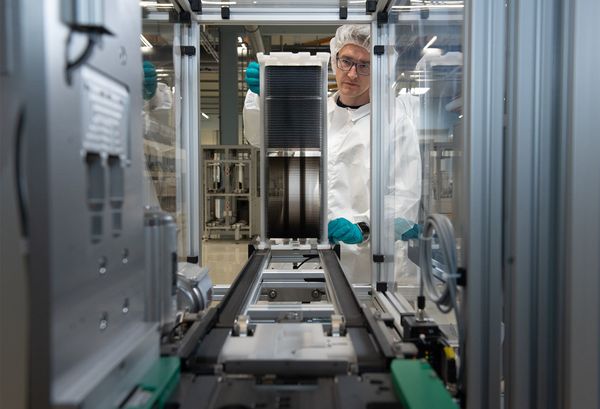 次世代の太陽電池はどれだ？