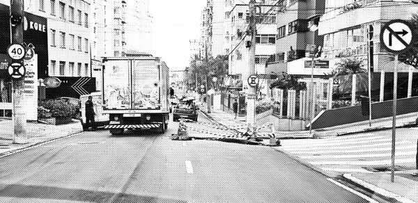 O Jornalismo e o buraco da rua