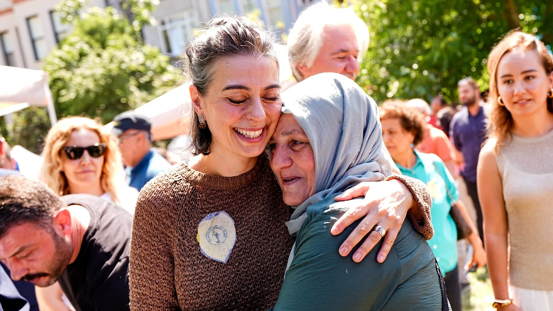 Üsküdar Belediye Başkanı Sinem Dedetaş gözaltında