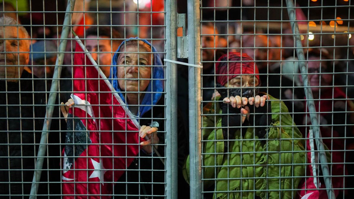 Prof. Dr. Menderes Çınar:  “Amaç, halkta karşılık bulmaya dayanmayan bir düzen kurmak”