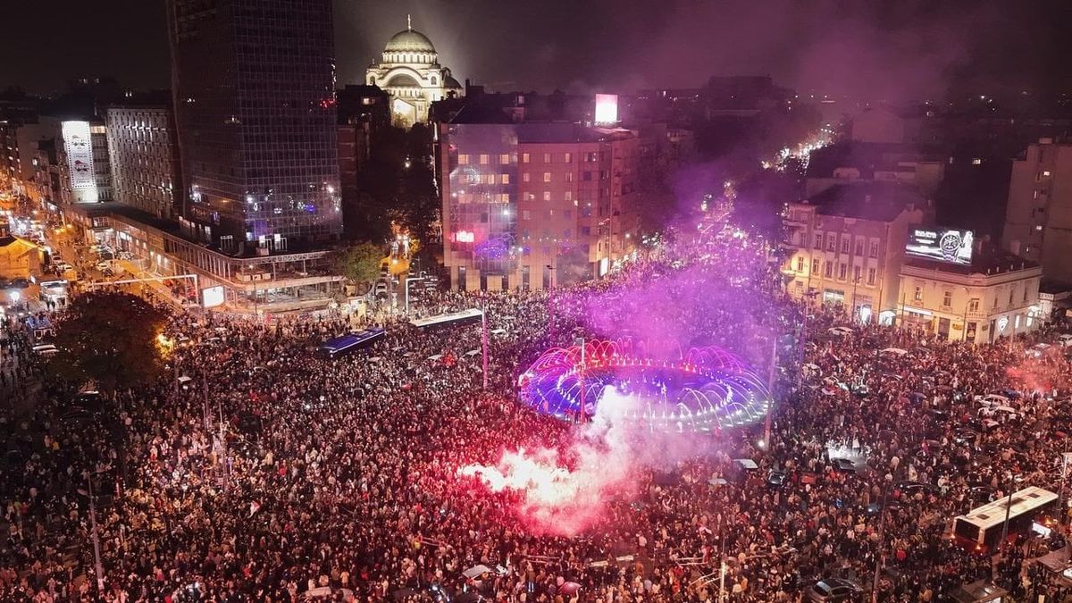 Sırbistan’da öğrencilerden devrim gibi seçim zaferi