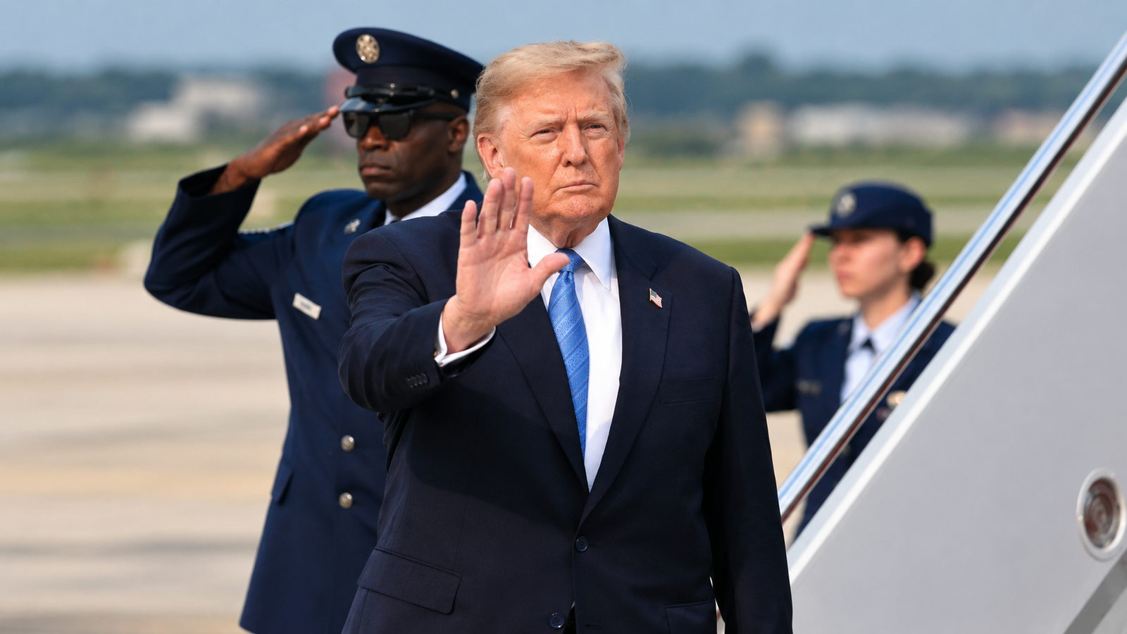 Trump Rusya'ya yaptırımları askıya aldı, petrol fiyatları geriledi