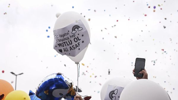 Balonlar gitti, biz geldik