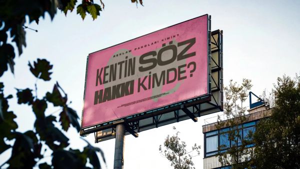 Reklam panolarına kayyum: Kentte söz hakkı kimde?