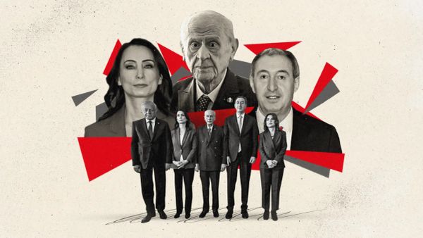 Bahçeli’nin süper komisyonu: Barış için 'yol haritası' alana 'yeni anayasa' yanında
