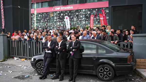 CHP İstanbul İl Başkanlığı’nda ‘Tekin’siz son günün anatomisi