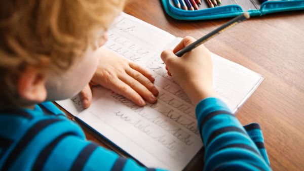 Gitse mi kalsa mı karar veremediğimiz el yazısı neydi?