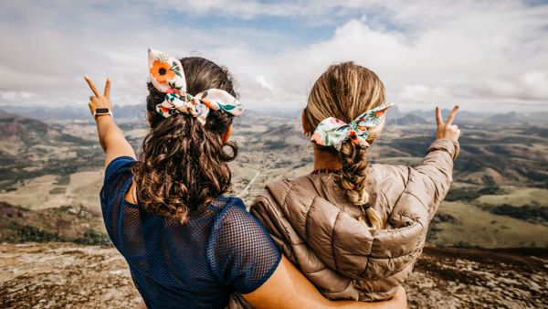 Kız kardeşlik: En güvenli liman, en sessiz fırtına