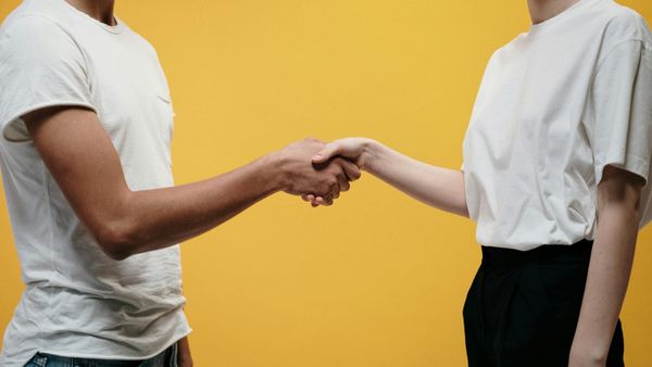 Sosyal anksiyete ile networking rehberi