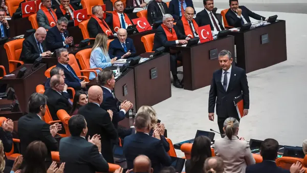 Zombi siyasetin kıskacında: Yeni Parti ezber bozabilir mi?