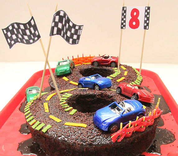 figure eight jewish cake