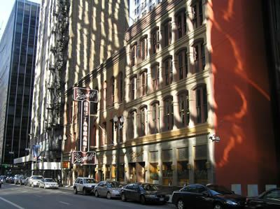 GSA Considering Demolition of Berghoff Restaurant for Federal Center Expansion