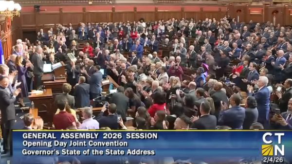 As Lamont unveils state budget, Woodbridge faces major drop in state aid