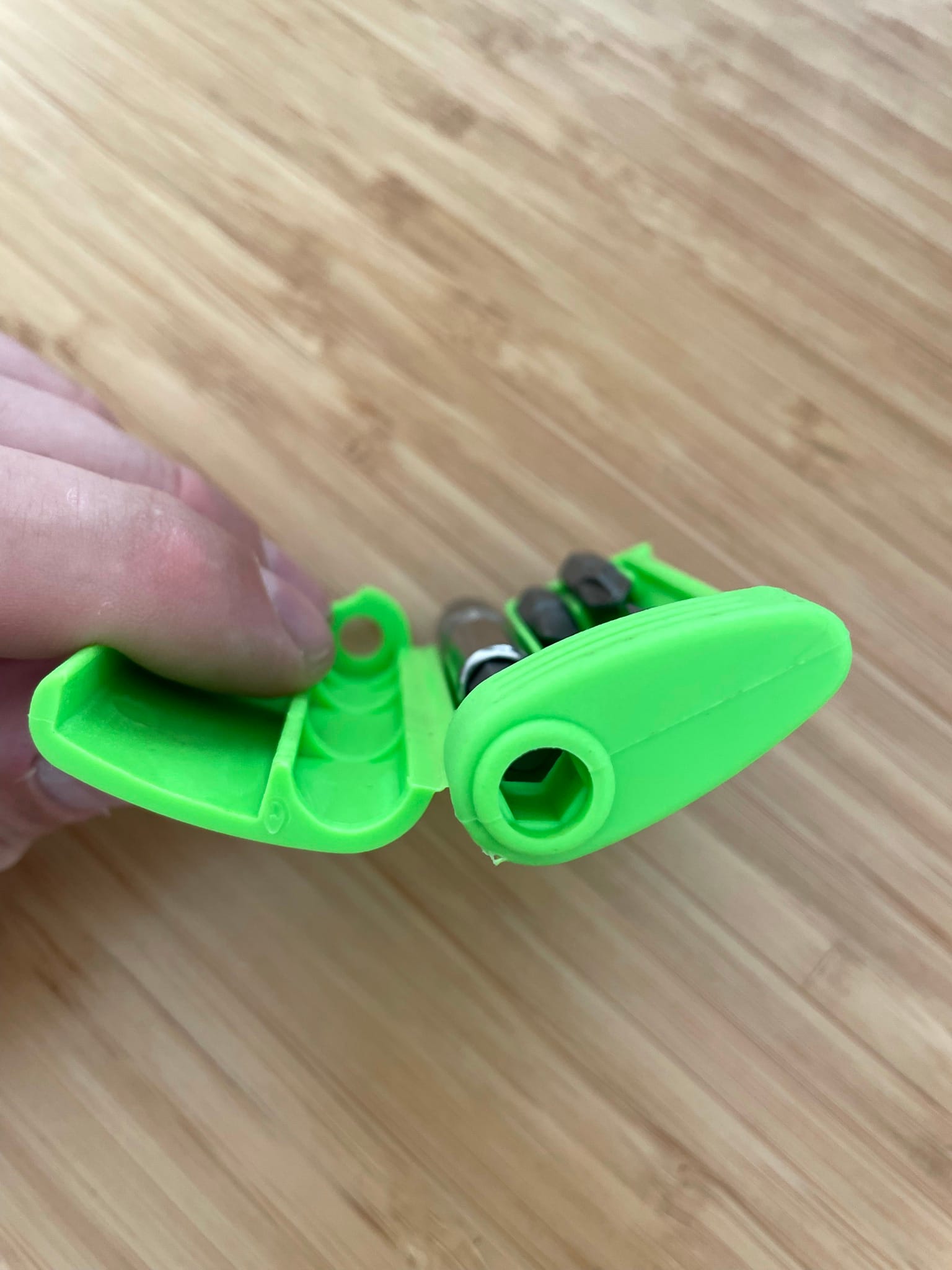 Generic plastic bit set, broken