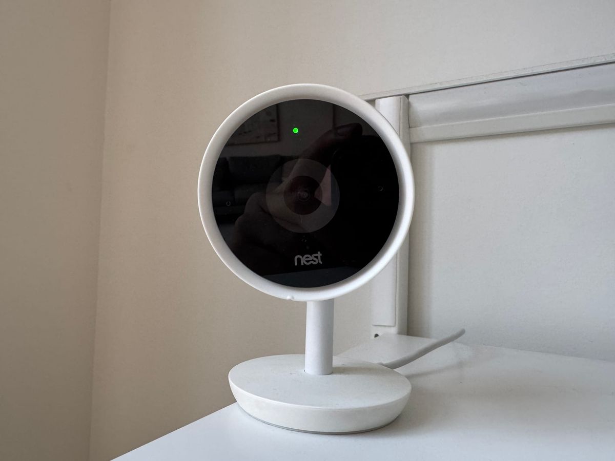 Security camera privacy hack: smart plugs