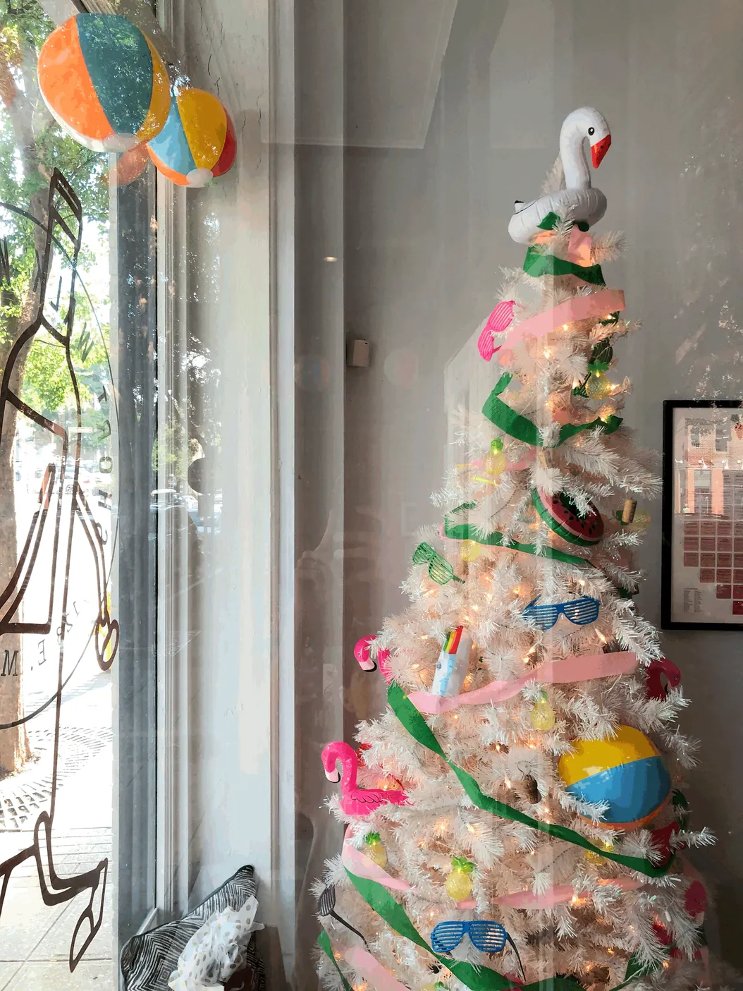 A Christmas colored lens