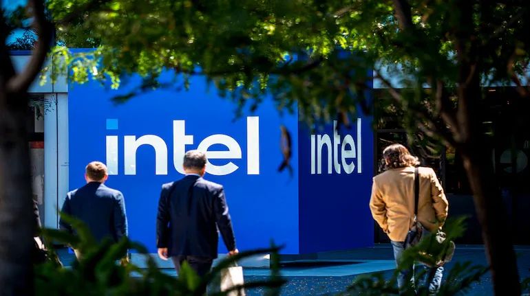 Intel’s Big Move: New CEO, Big Losses, and a Lifeline from Taiwan