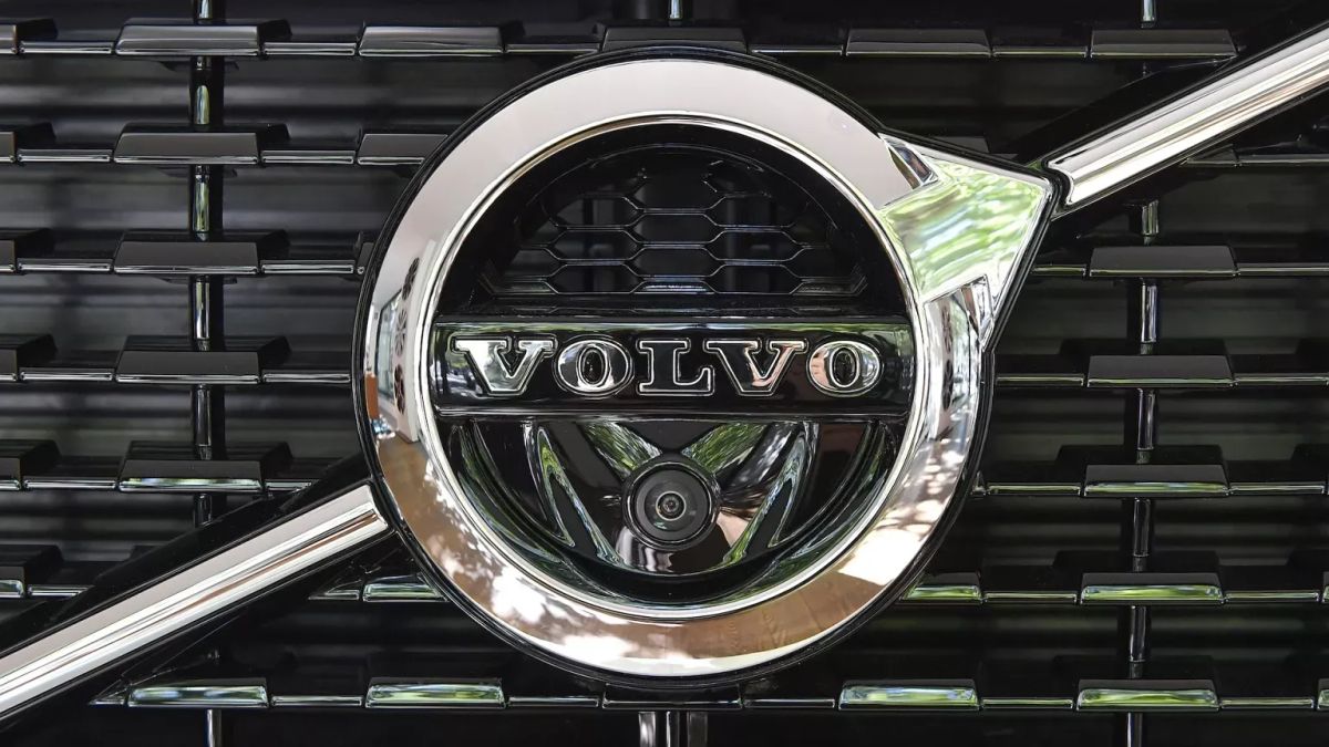 Volvo Cars Sales Drop 12% in May Amid Global EV Market Challenges