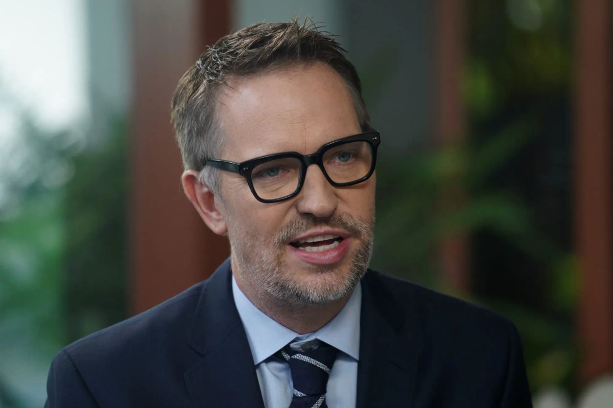 Forget Fancy Degrees — LinkedIn’s CEO Says These 4 Skills Matter More in the Age of AI