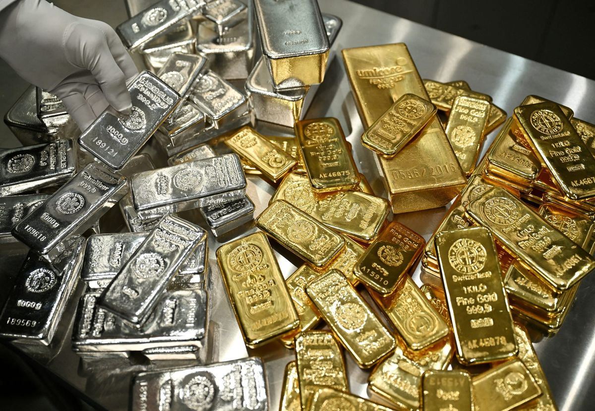 Gold and Silver Hit Record Highs as Trump’s Greenland Tariffs Shake Global Markets