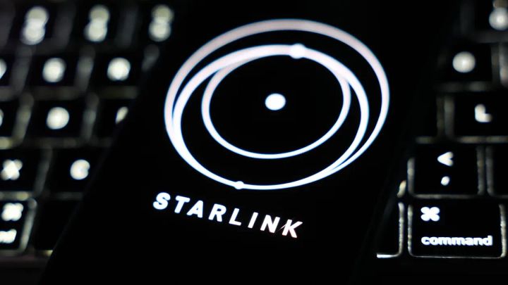 Musk's Starlink Suffers Hours-Long Outage After T-Mobile Satellite Service Launch
