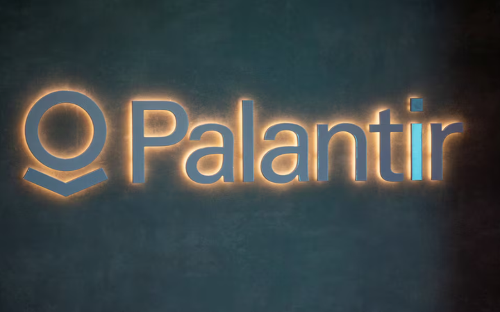 Palantir Shares Jump on AI Bubble and Boosted Revenue Estimate