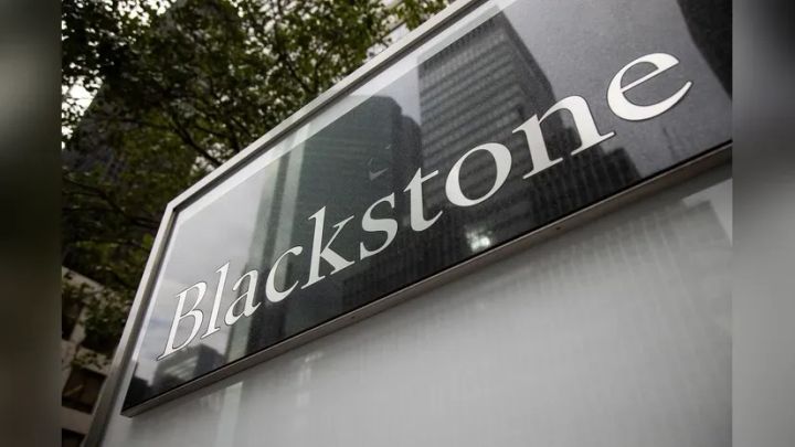 Blackstone Just Bought Into Tritax Big Box for £1.04B — Here’s Why It Matters