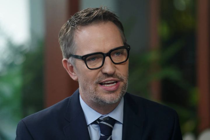 Forget Fancy Degrees — LinkedIn’s CEO Says These 4 Skills Matter More in the Age of AI