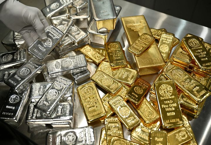 Gold and Silver Hit Record Highs as Trump’s Greenland Tariffs Shake Global Markets