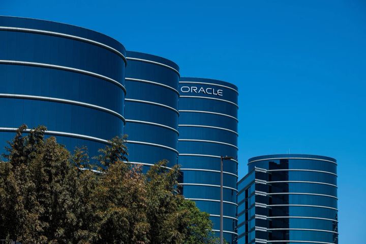 Oracle’s $50 Billion AI Bet Sparks Stock Jump — But Investors Still Aren’t Fully Convinced