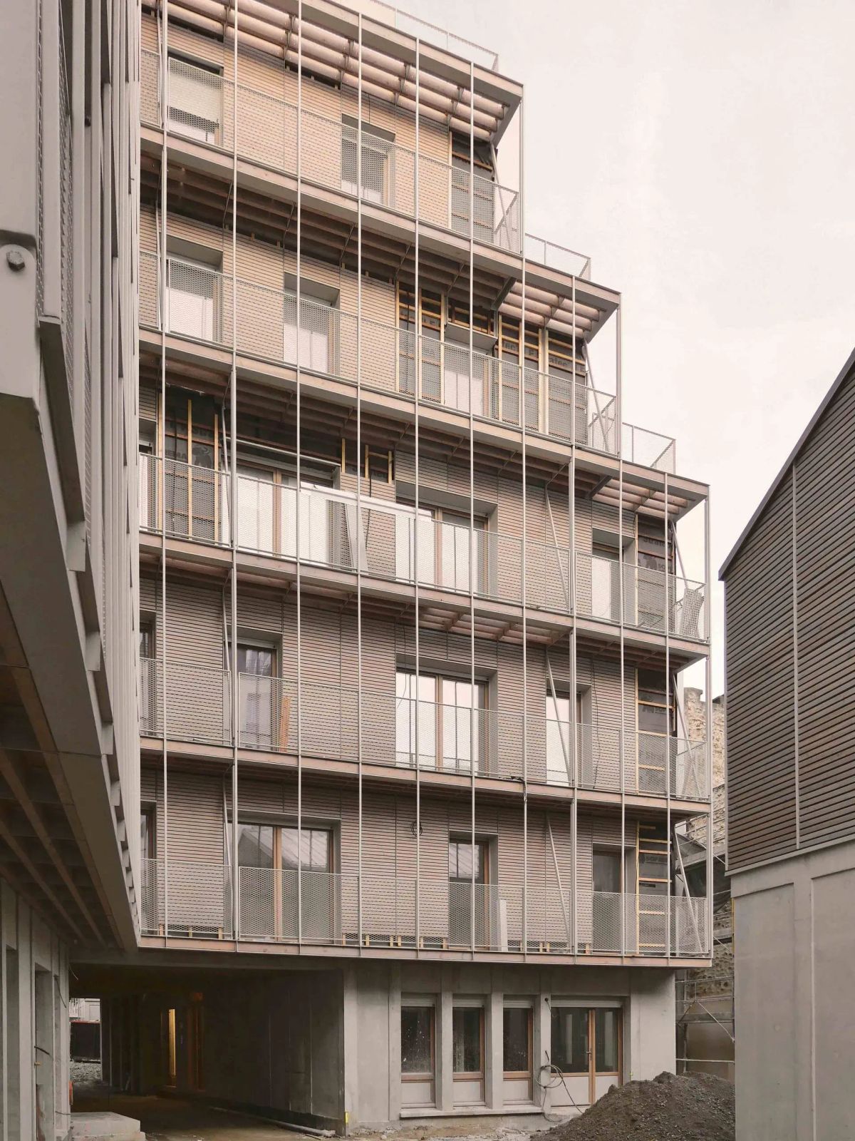 Oyapock Architectes | L'Insolite Réinventer le Paysage Intérieur de la Cour des Lyanes