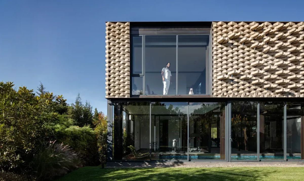 CORREA+FATEHI | ODD, une maison sculptée dans la brique